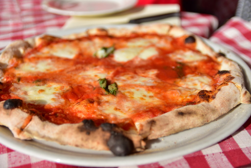 Italy Itinerary -road trip across Sienna for the best pizza