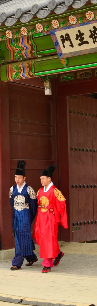 things to do in seoul - wear the local costume